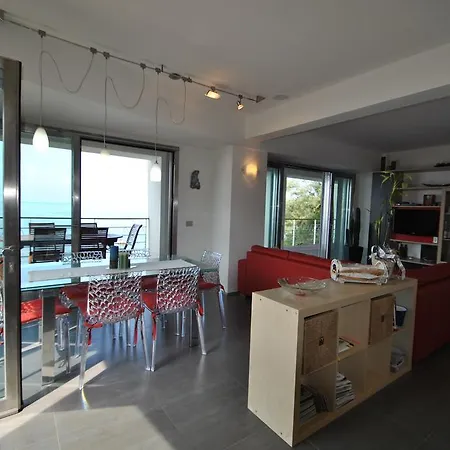 Del Mare Apartment